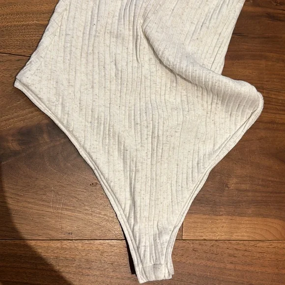 NWOT ALIX Nyc Ribbed Oat Sleeveless Bodysuit XS - Picture 3 of 6